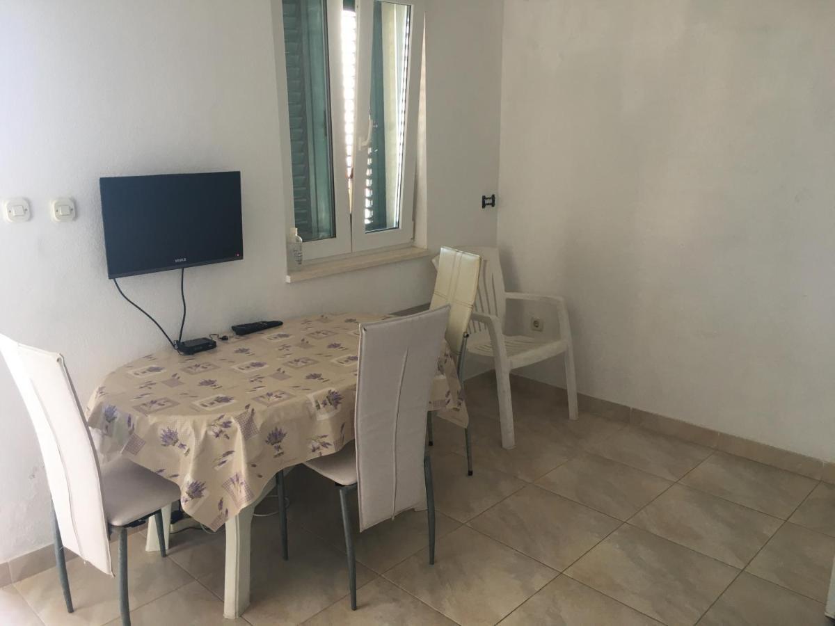 Apartmani Domenika Žuljana Εξωτερικό φωτογραφία